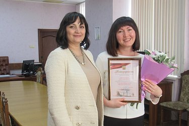 Депутаты поздравили сотрудниц оренбургских больниц